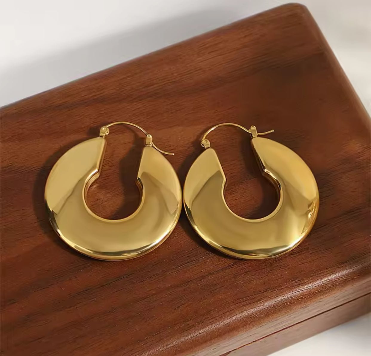Pendientes de Aro Escultóricos "Aura Gold" - KIKABOX